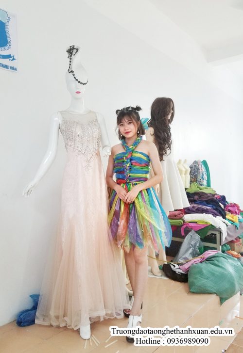 Hướng dẫn Cách làm váy bằng áo mưa đơn giản giá rẻ tại nhà cập nhật Tháng  Bảy 2023